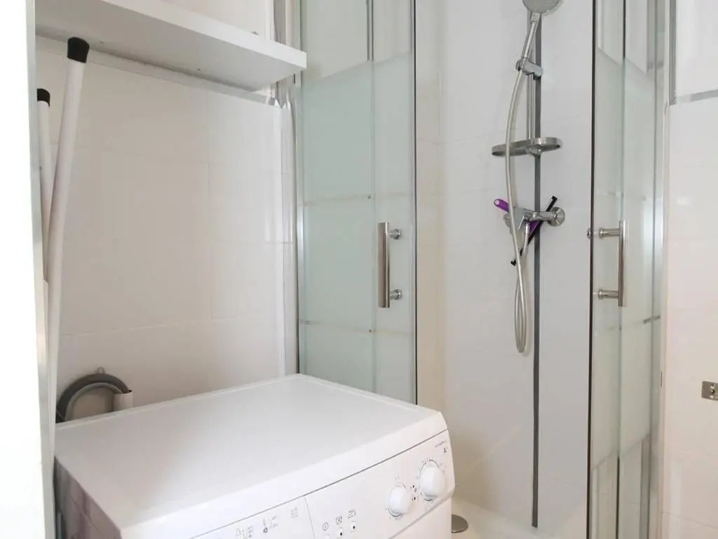 Appartement Balaruc-les-Bains, 1 pièce, 2 personnes - FR-1-553-111