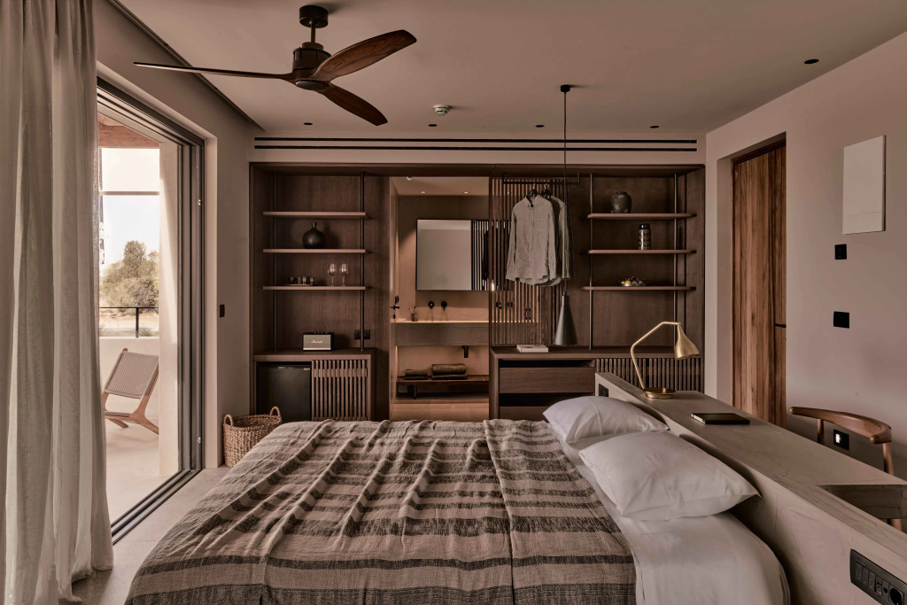 Theros All Suite Hotel