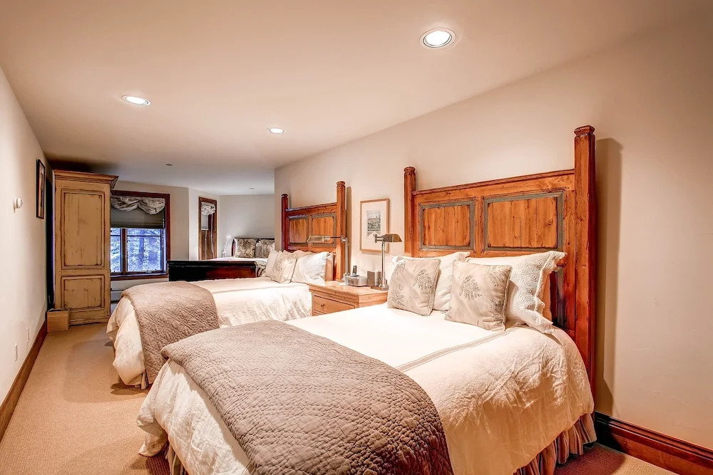 Villa Montane by East West Hospitality