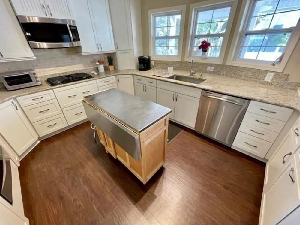 324 Lakeside 3 Bedroom Home by RedAwning