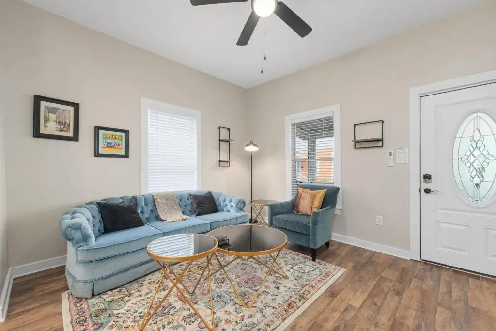 Uptown Cottage Unit B