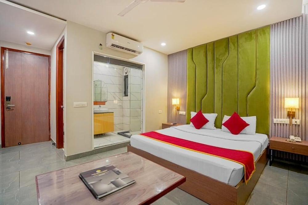 Hotel Highway Greens Near VR Punjab Mall Airport Road Mohali Chandigarh