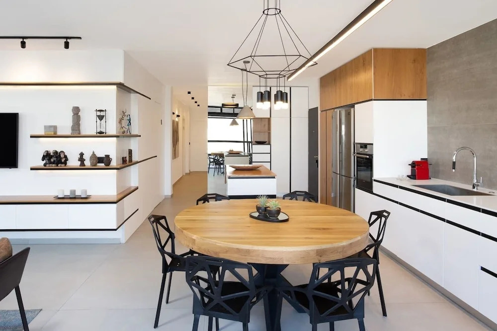 Industrial Chic 3BR in Smolenskin by HolyGuest
