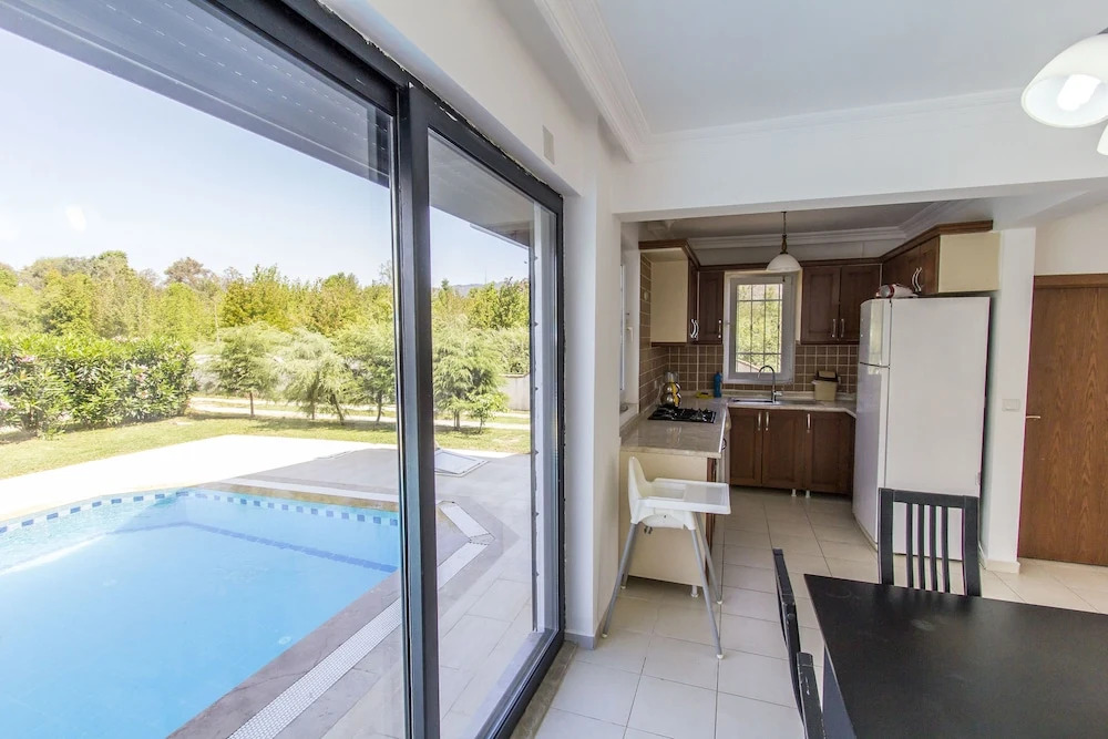 Villa Serra by Villamnet
