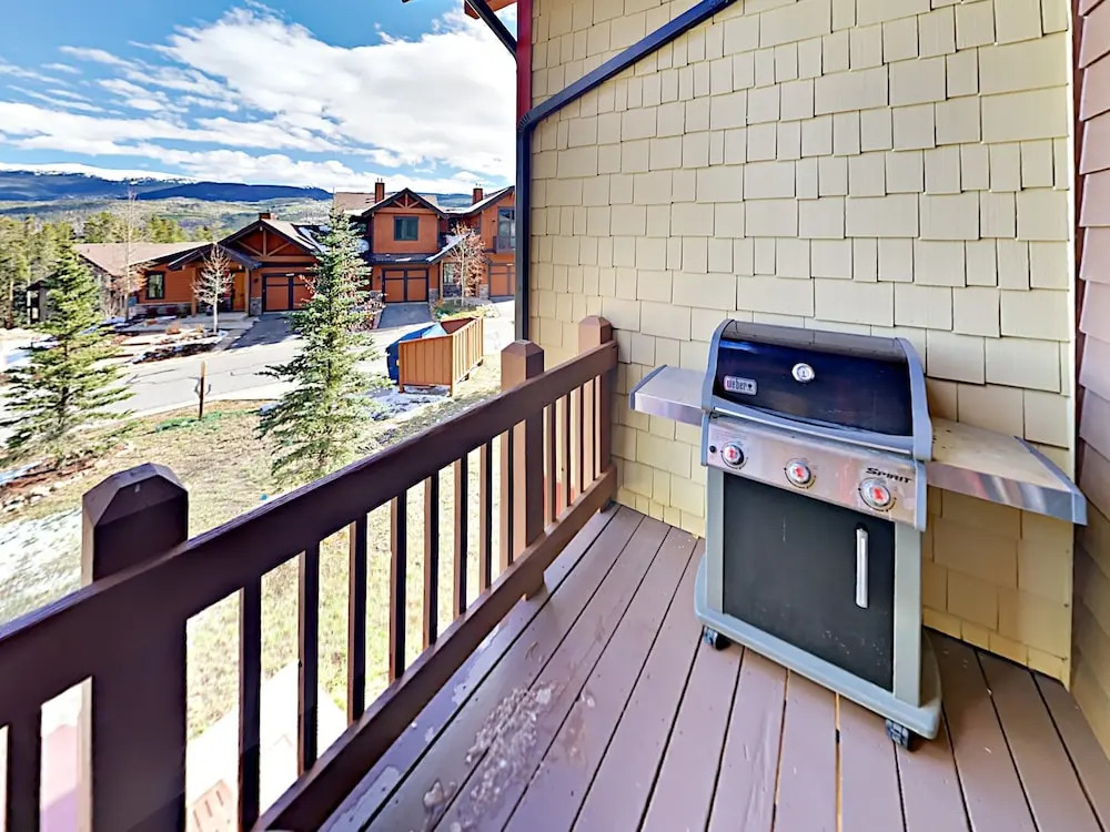 965 Bear Trail Townhouse 3 Bedrooms 3.5 Bathrooms Townhouse