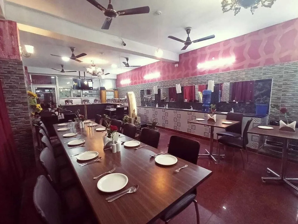 Anand Lok Vatika
