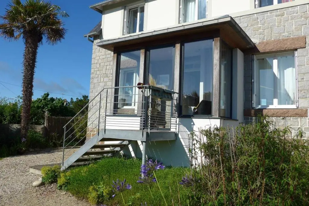 Belle Villa 4 Étoiles Avec Jardin, Wifi À 600m de la Plage À Tregastel - Ref 137
