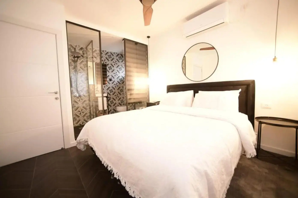 Z32 Luxury Boutique Apartments