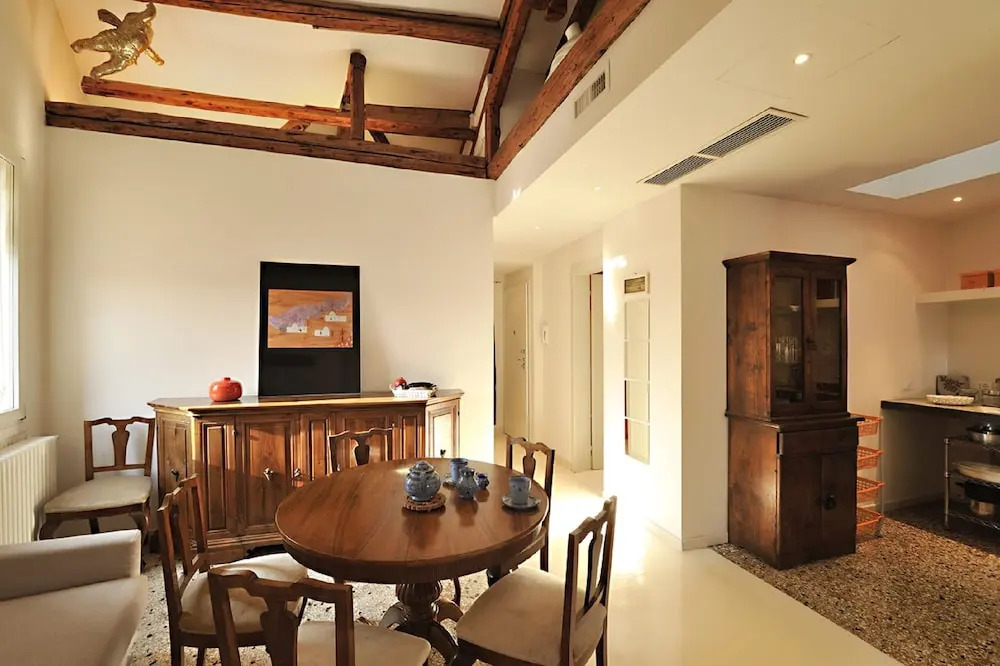 Venice Rialto Apartment With Balcony