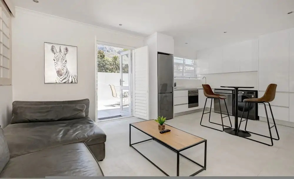 Spacious One Bed Table Mountain Views