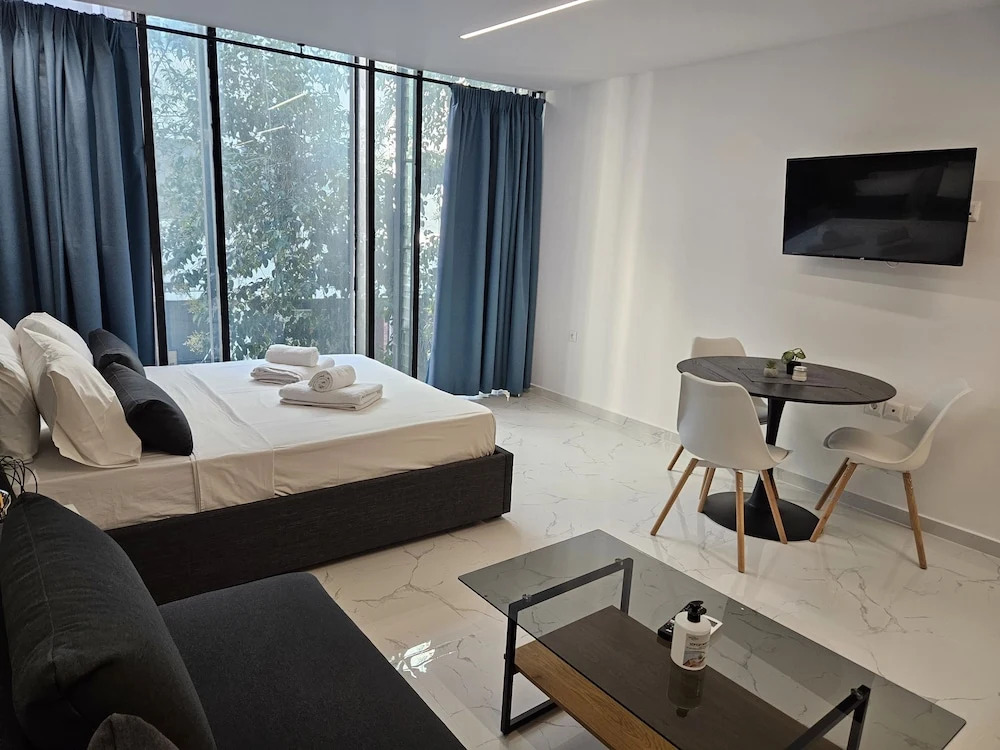 Nikis 20 Suites