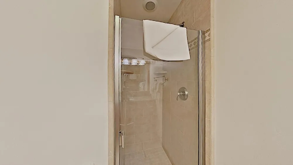 St, Anton Street View 2-Bedroom Condo with full kitchen