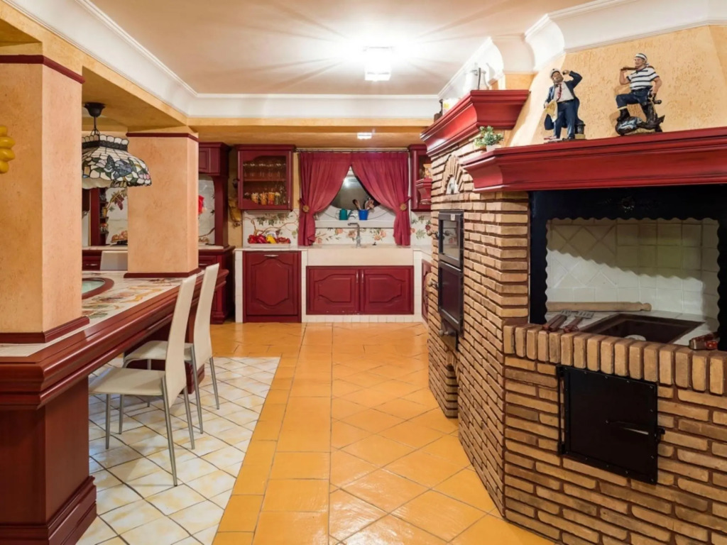 Luxurious villa with pool and wellness area at 2 km from the beach-VILLA DEL DRAGO