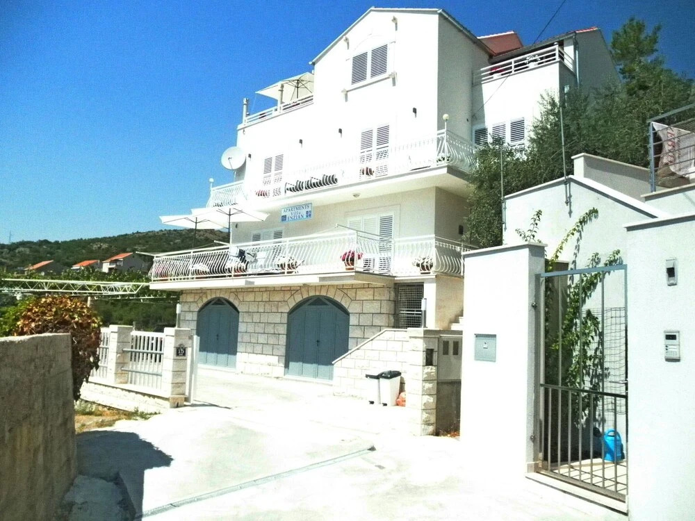 Apartments Villa Enzian