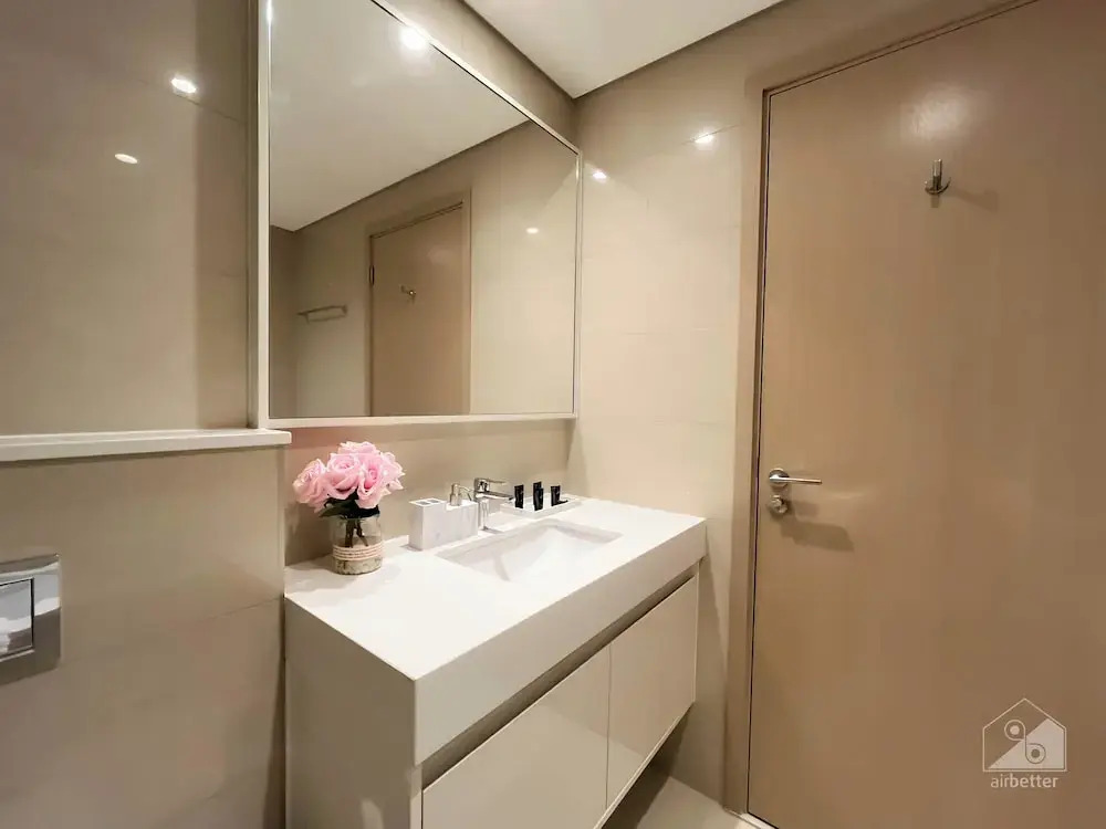 Ultimate Luxury in the Heart of Downtown