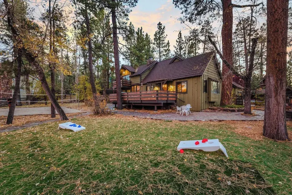 Sleeps 23 2 Homes, Lakefront, Private Dock, Hot Tub, Game Room, Swingset, View
