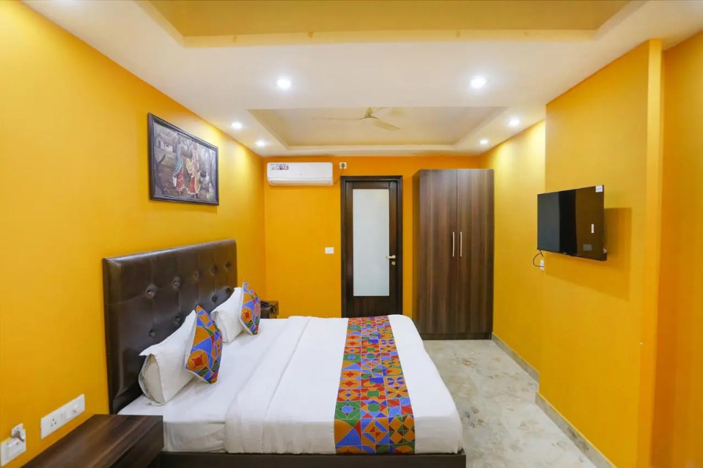 FabHotel Taj Home Stay