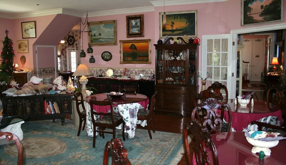 Heron Cay Lakeview Bed & Breakfast
