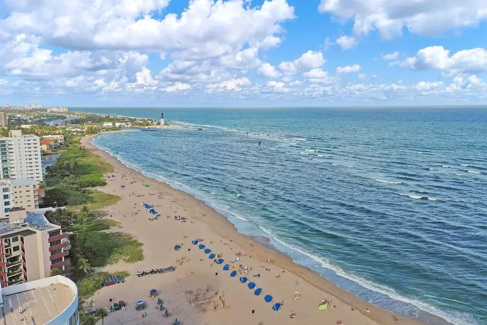 Bright Beachside Getaway