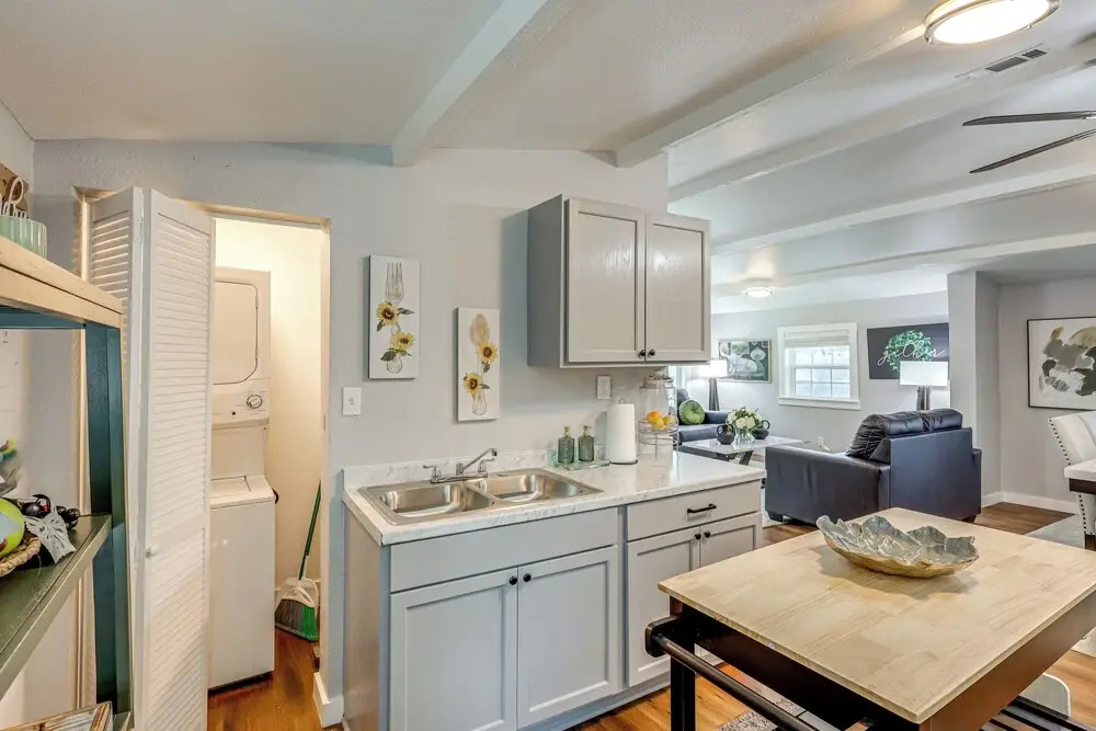2 Mi to Dtwn: Stylish Family Home in Waco!