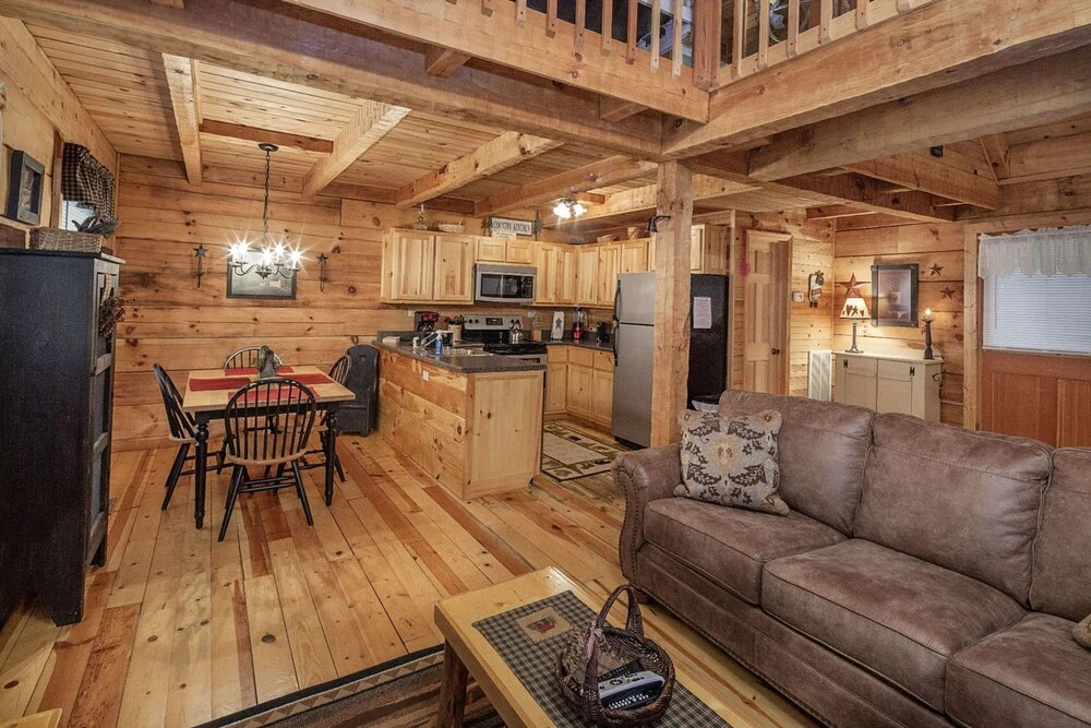 Jalyns Treehouse by Eagles Ridge Resort