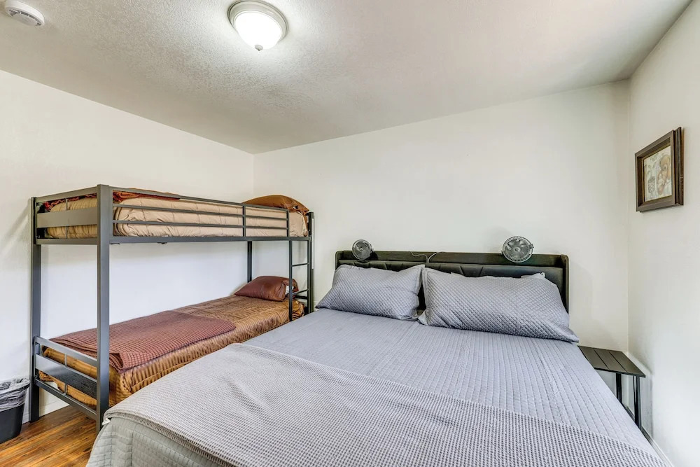 Big Bear Nature Escape! Cabin 7 Mi to Lake
