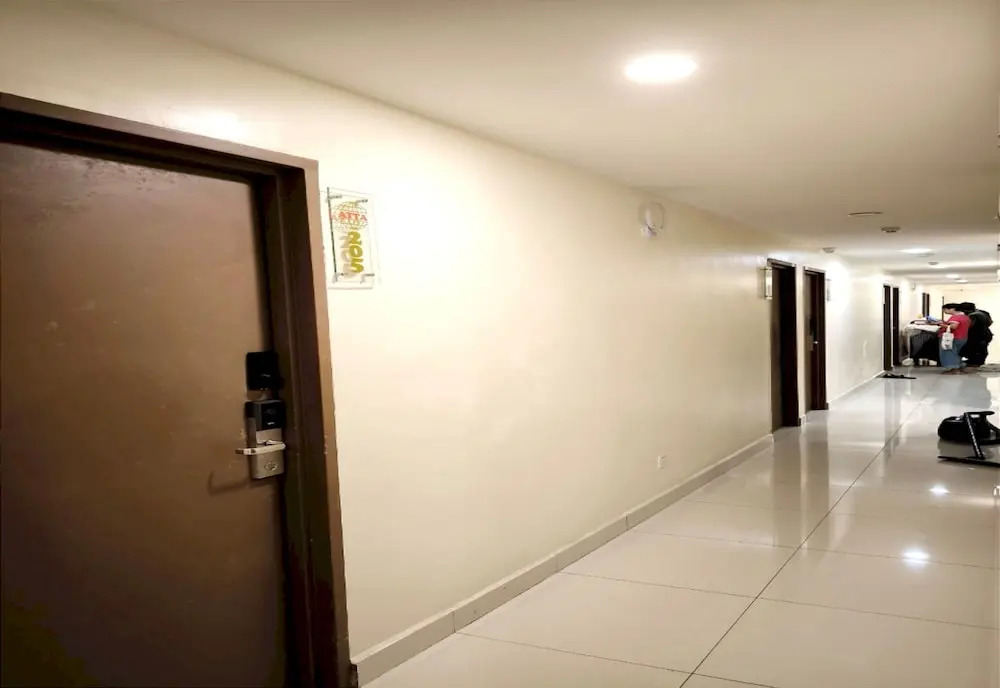 OYO 90975 Atta Hotel