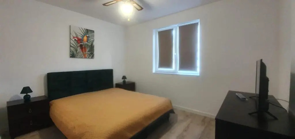 Viv Apartments 210