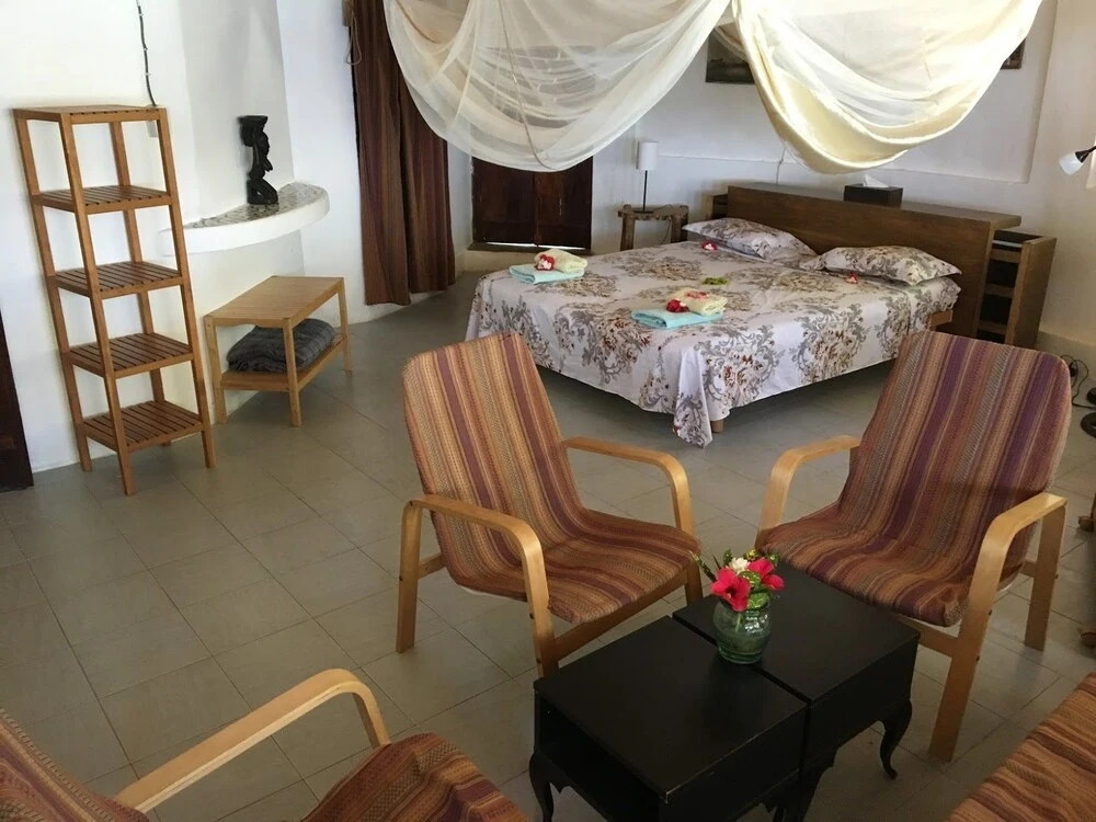 Moheli Laka Lodge