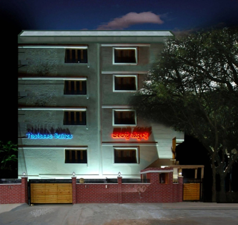OYO 6110 Thalassa Suites