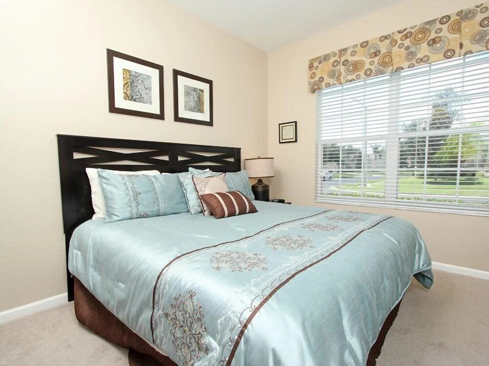 Lovely 4 Bedroom 4 Bath Pool Home in Kissimmee Resort