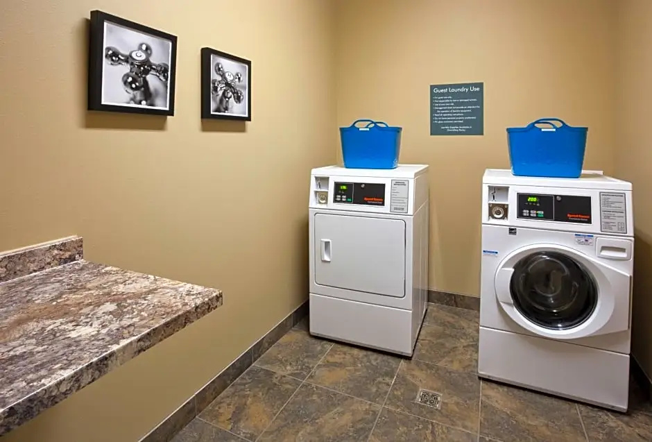 GrandStay Hotel & Suites Valley City