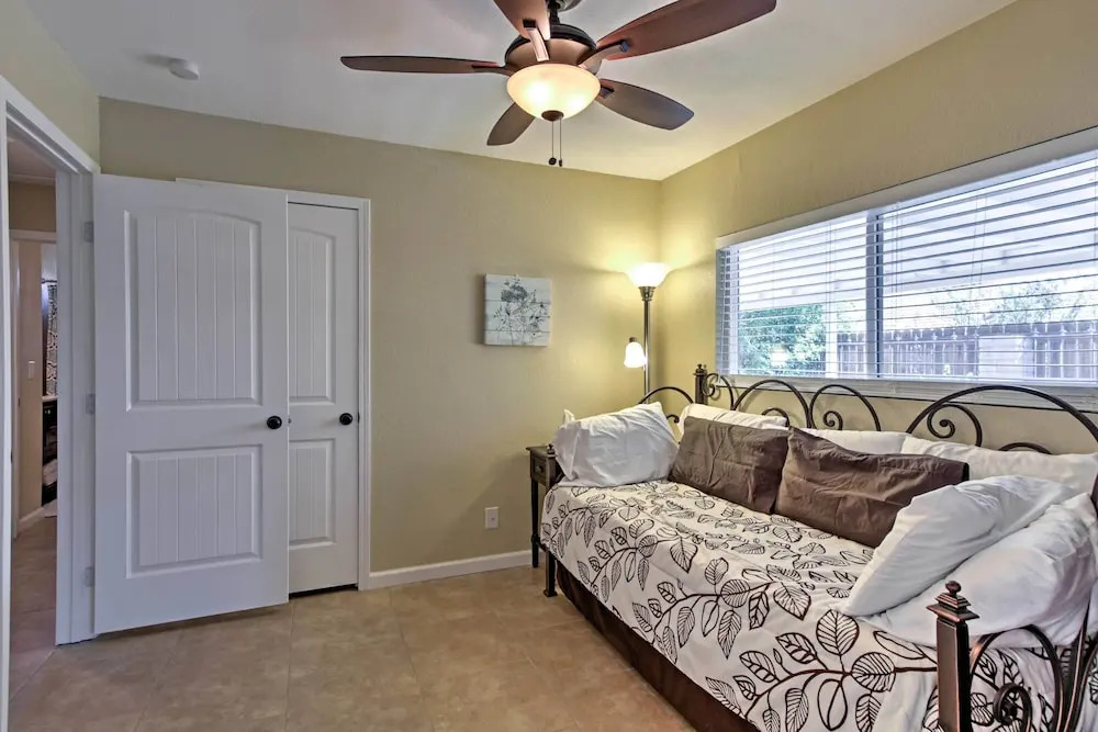 066222: Private 3 BR Home w/ Fire Pit by Old Town