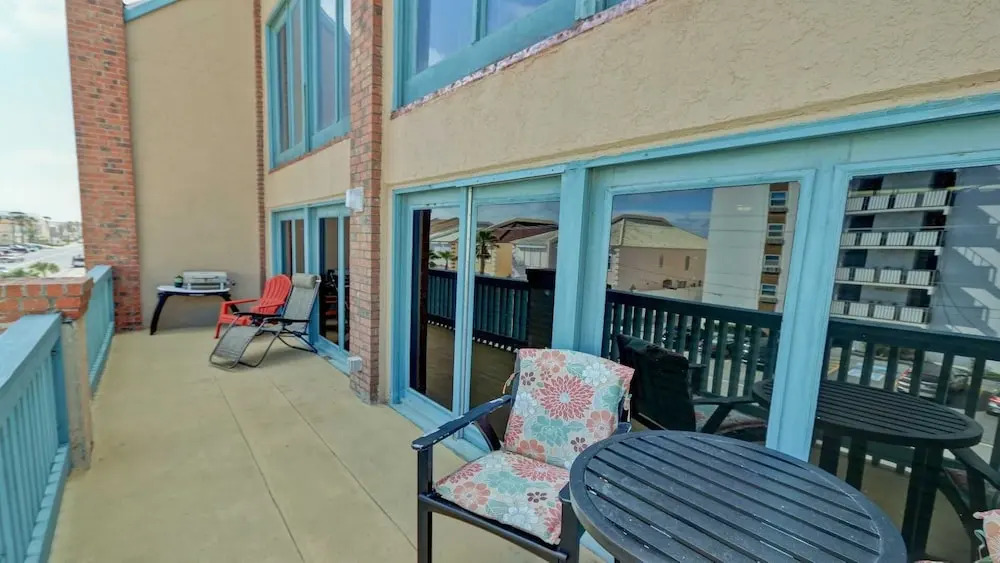 Morningbreeze 1302 2 Bedroom Condo by RedAwning