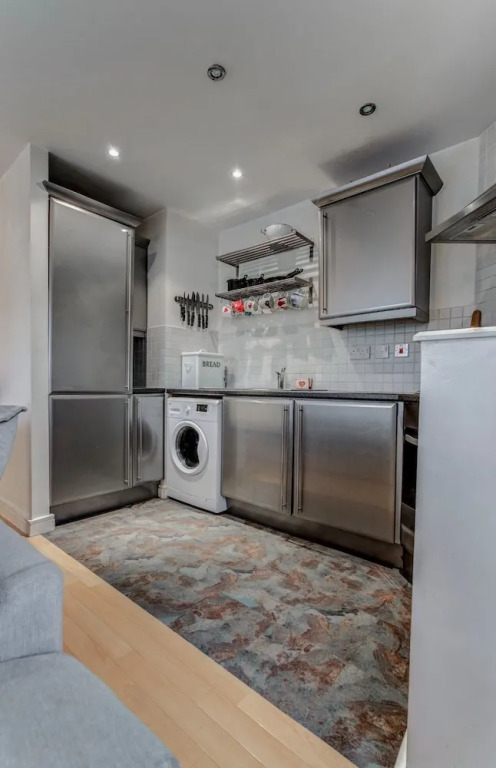 Bright, Spacious 2BR Ancoats Apt for 4 W/balcony