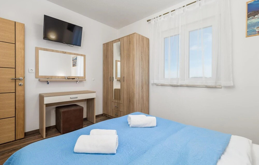 Stunning Apartment in Banjol With 1 Bedrooms, Wifi and Outdoor Swimming Pool