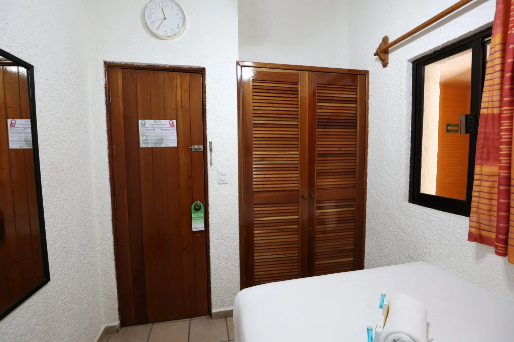 Hotel Bosque Caribe, 5th Av. zone