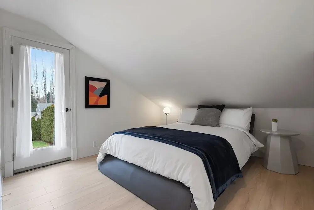 Joyful Kirkland Home Near Beach Hot Tub & AC