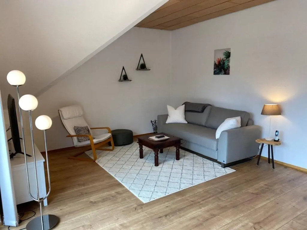 Lovely Central Located- Train, Restaurants & Spa