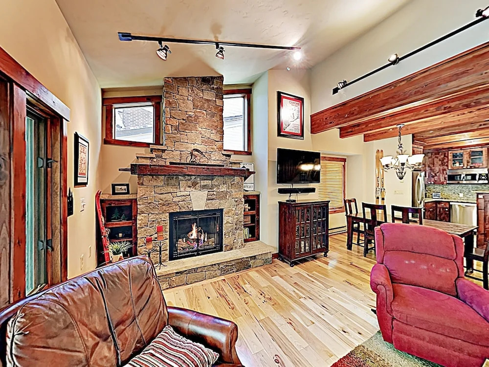 New Listing! Updated W/ Sauna, Near Ski Lift 2 Bedroom Townhouse