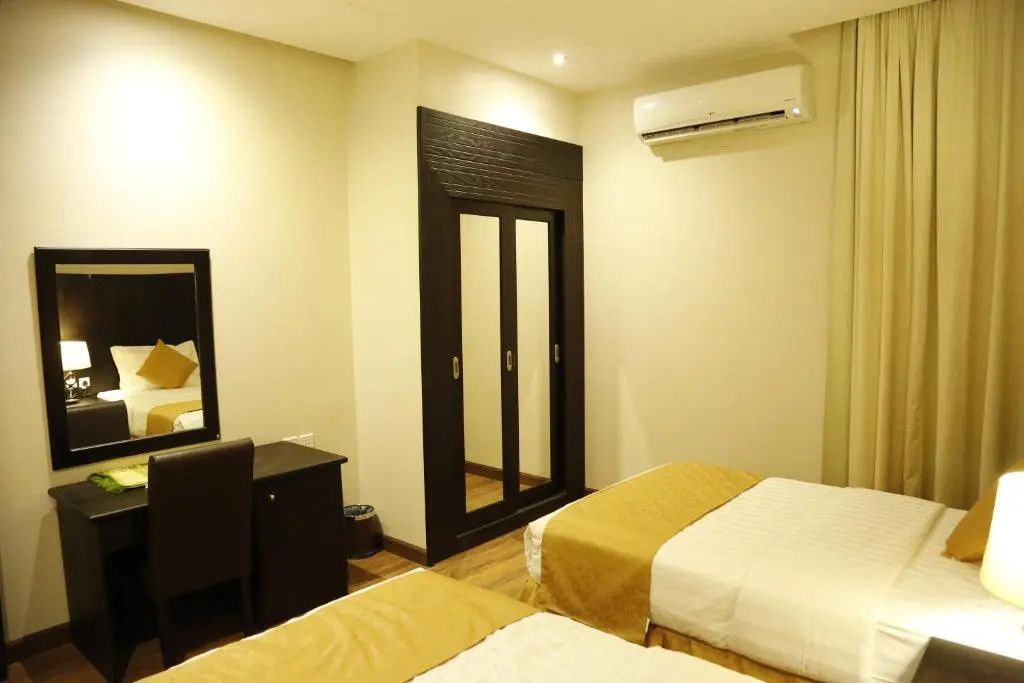 Flora Hotel Suite 2