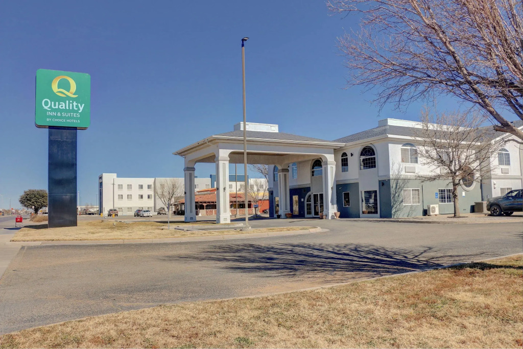 Quality Inn & Suites Roswell North