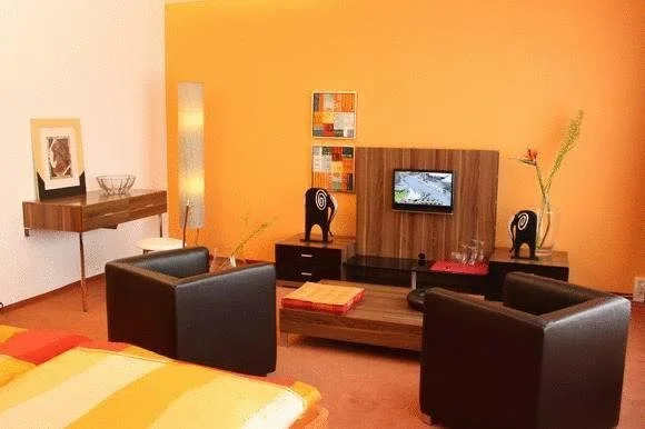 Garni Hotel-West