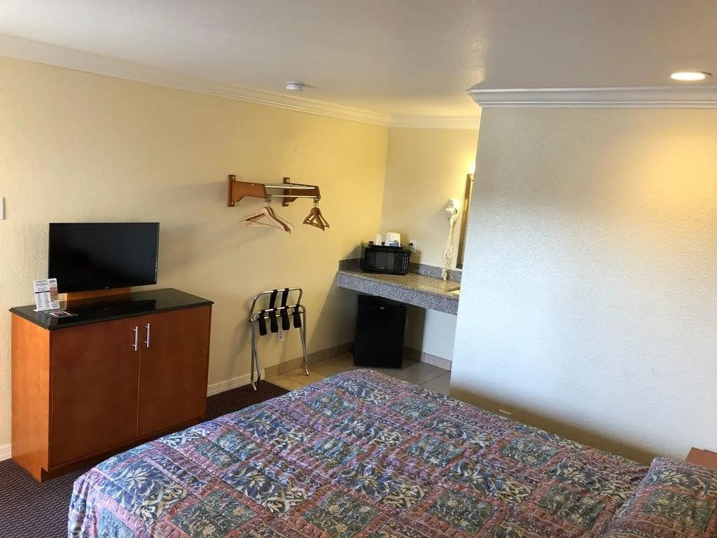 Gateway Thunderbird Motel