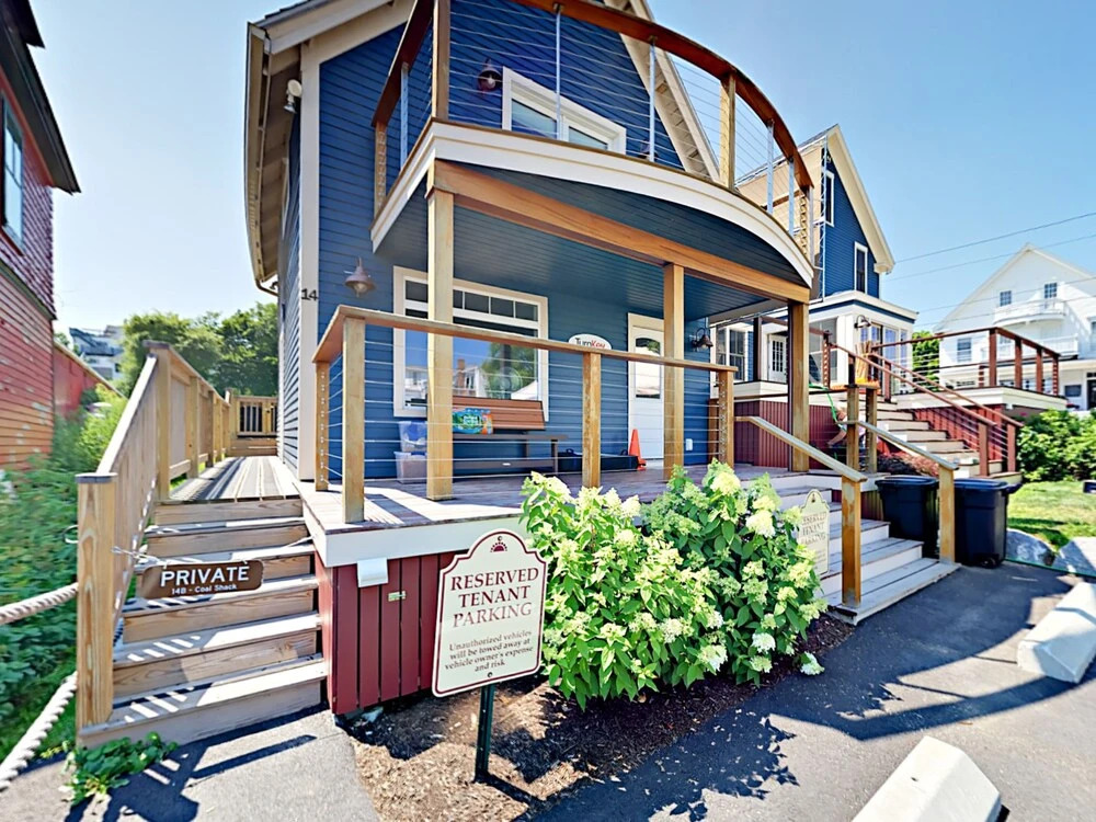 The Coal Shack Harborfront Studio by RedAwning