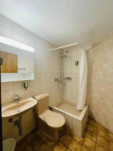 Linda Apartment 33