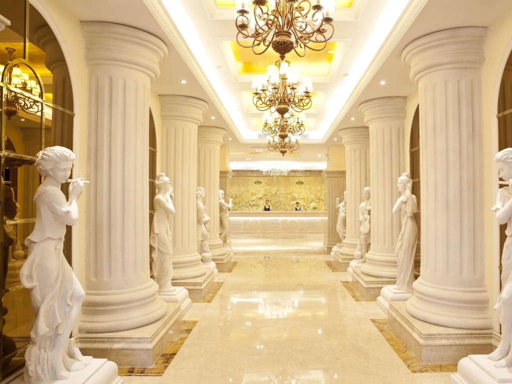 Vienna Hotel Shenzhen Bantian Huawei Metro Station