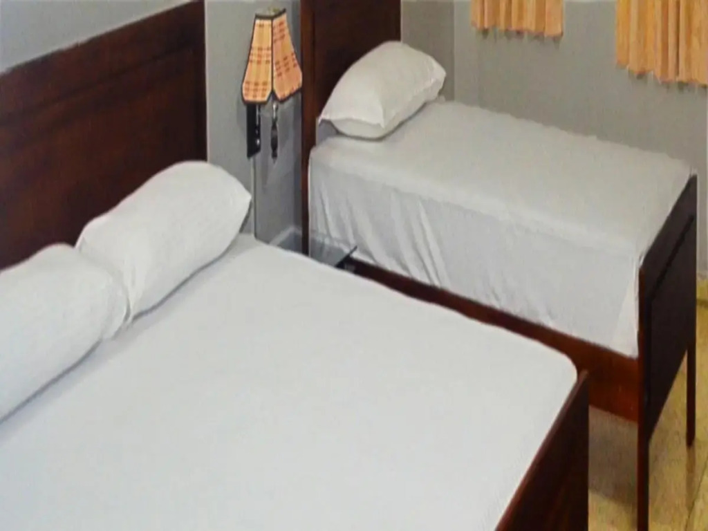 Annes Airport Transit Villa & Hotel