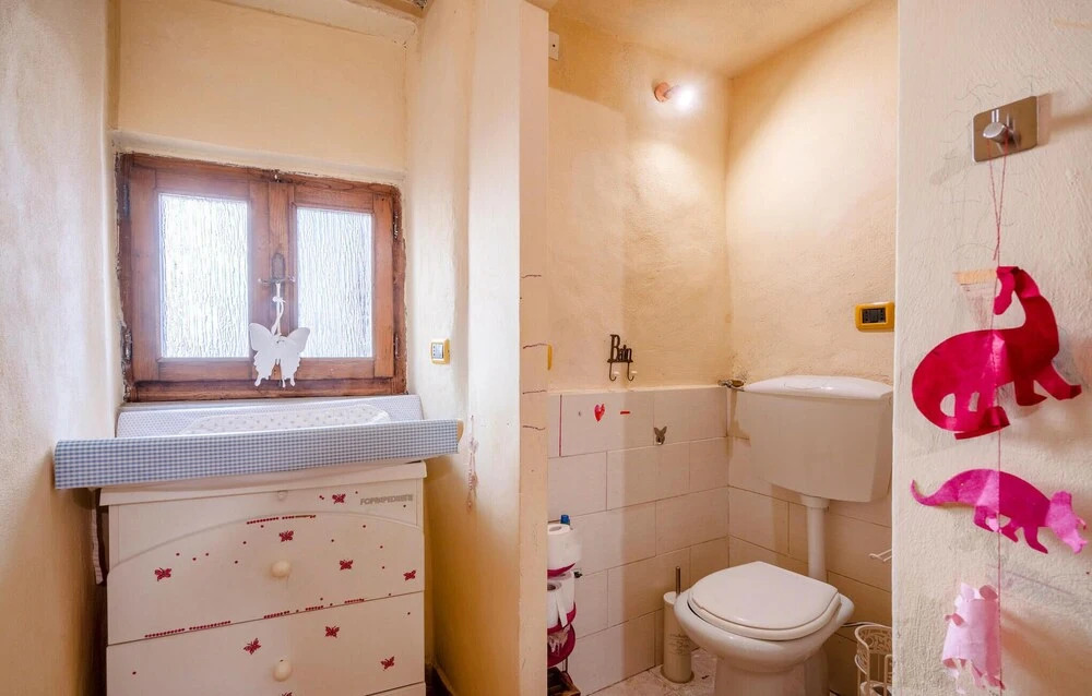 Beautiful Home in Altagnana With Wifi and 2 Bedrooms