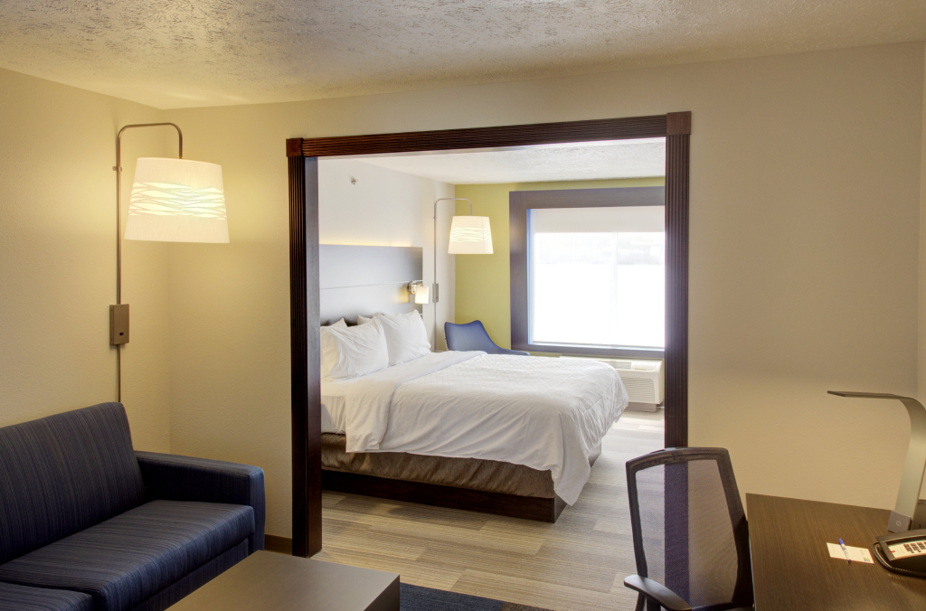 Holiday Inn Express & Suites Le Mars by IHG